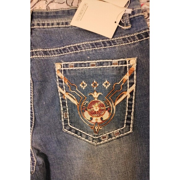 NWT! Meet Me Medium Blue Bootcut Jean w/Brown Embroidered Pockets. Size 15 - Picture 5 of 8